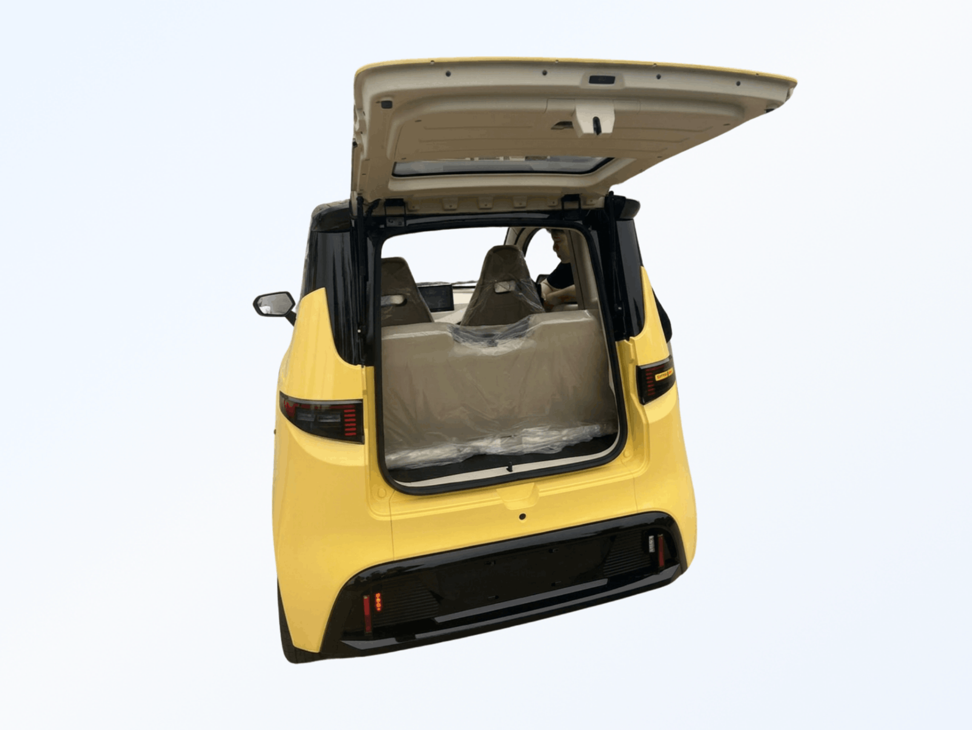 Kleinmobil Microcar City – Heckansicht mit geöffneter Klappe